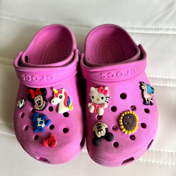 Little Girl's Pink Crocs w/ Charms Girl's Size J 1 Slip on Clog Crocs - Picture 2 of 4